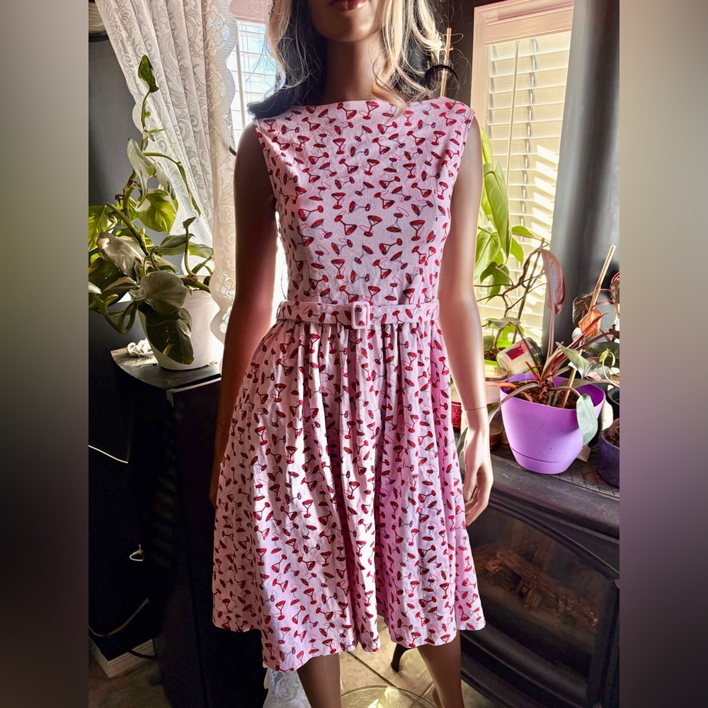 Vintage-Inspired Lindy Bop Pink ‘Audrey’ Cocktail Glass Dress (XS)